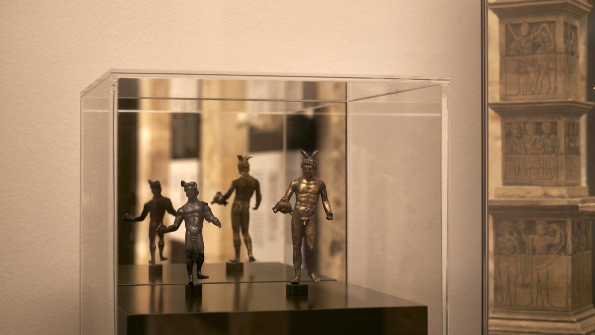 Détail de vitrine antique 